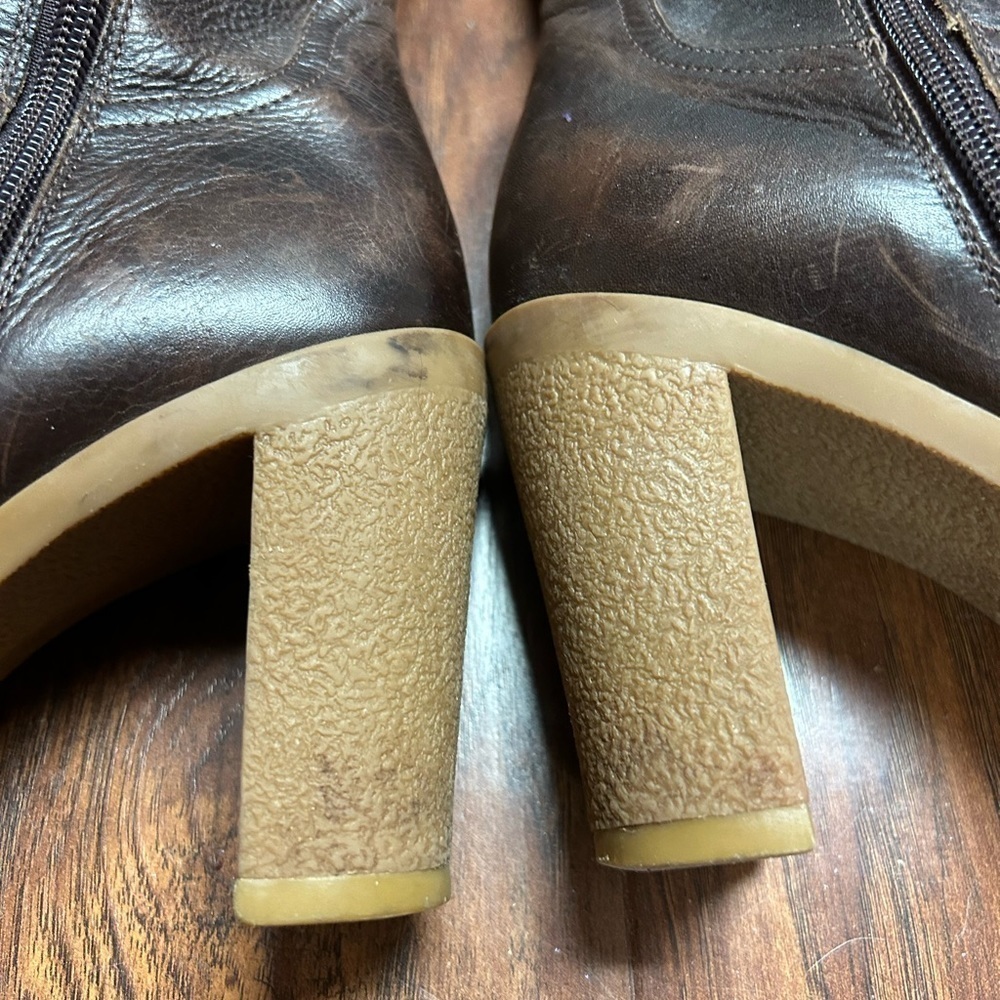 Vintage Gianni Bini Loden zip up knee high heeled boots - Picture 6 of 11